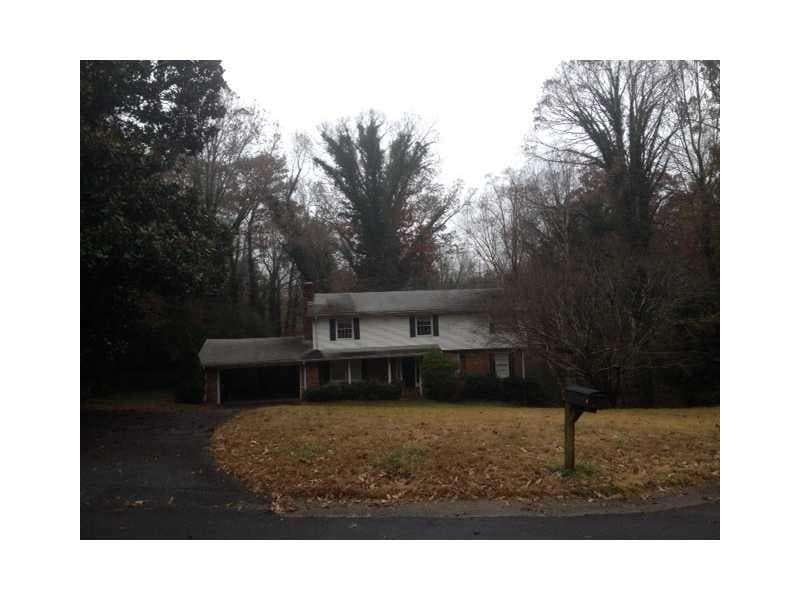 4 bedroom single family residence sold at 5220 Green Oak Court, Atlanta, GA 30327