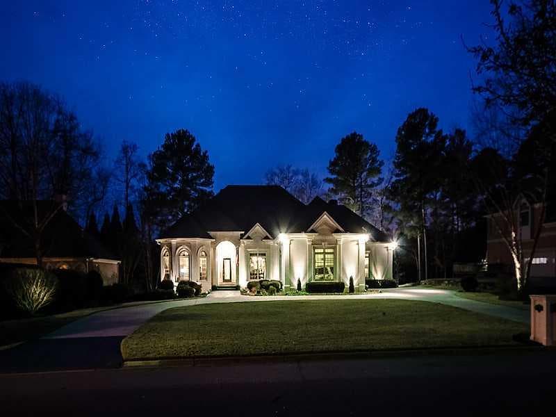 4 bedroom, 6,734 sq ft single family residence sold at 7135 Sheffield Place, Cumming, GA 30040