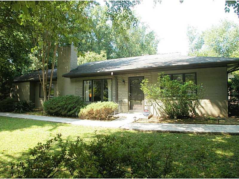 3 bedroom, 1,722 sq ft single family residence sold at 1274 Briarwood Drive, Atlanta, GA 30306