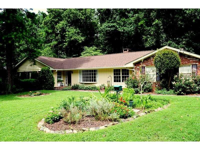 4 bedroom, 1,951 sq ft single family residence sold at 2607 Hawthorne Drive, Atlanta, GA 30345