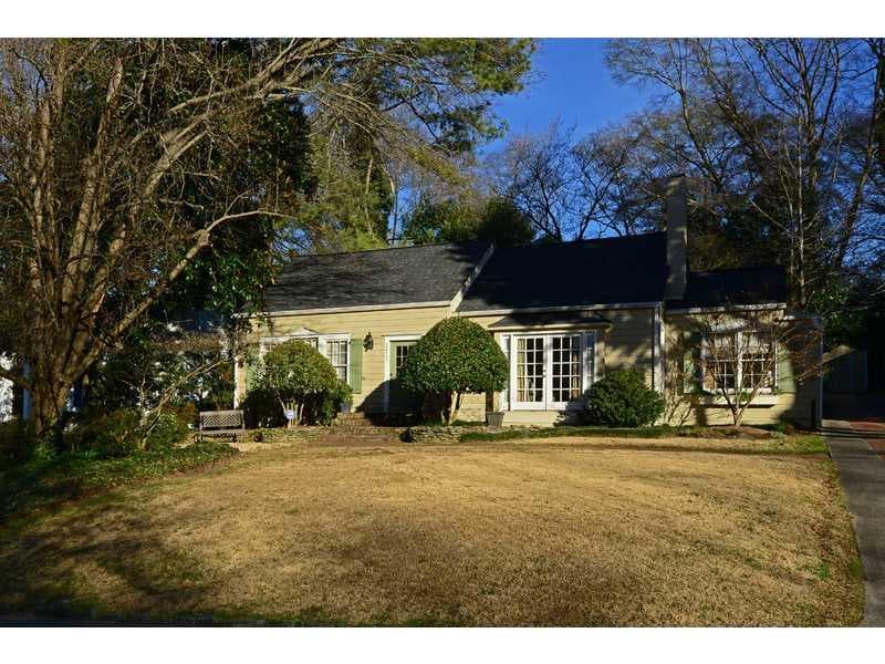 2 bedroom, 1,219 sq ft single family residence sold at 2077 Golfview Drive, Atlanta, GA 30309
