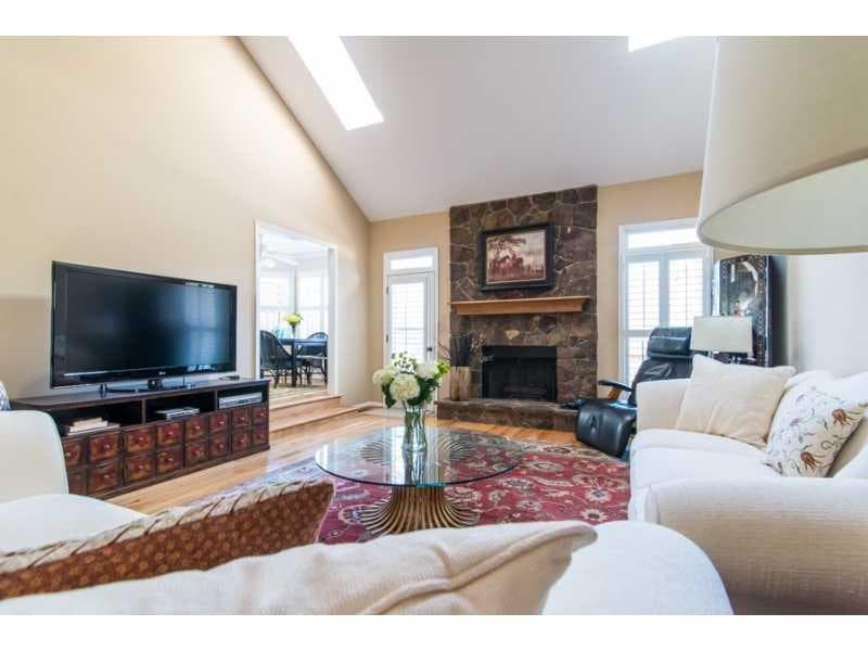 10150 Kinross Road, Roswell, GA 30076 — most recent listing photo
