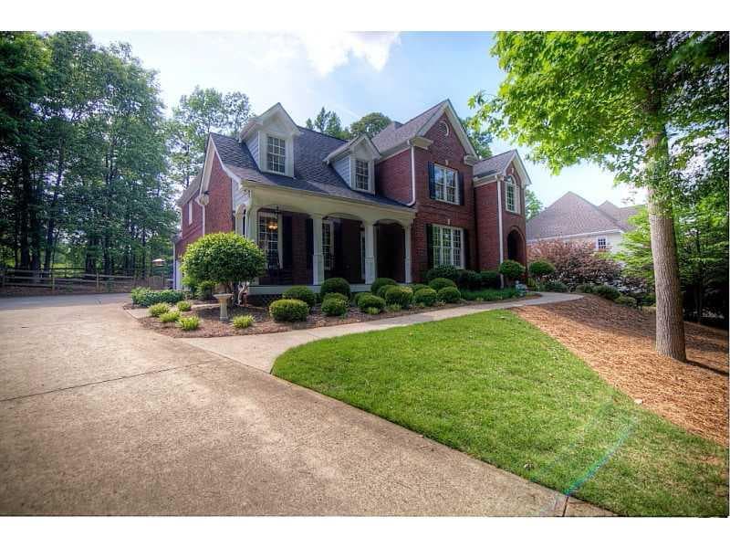 5 bedroom single family residence sold at 4024 Hickory Fairway Drive, Woodstock, GA 30188