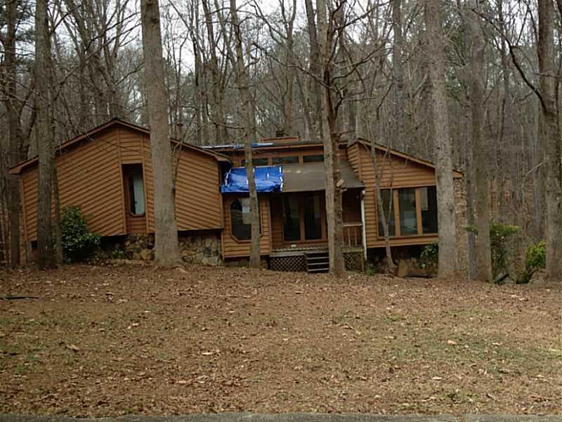 3 bedroom, 2,404 sq ft single family residence sold at 817 W Bramble Oak Drive, Woodstock, GA 30188