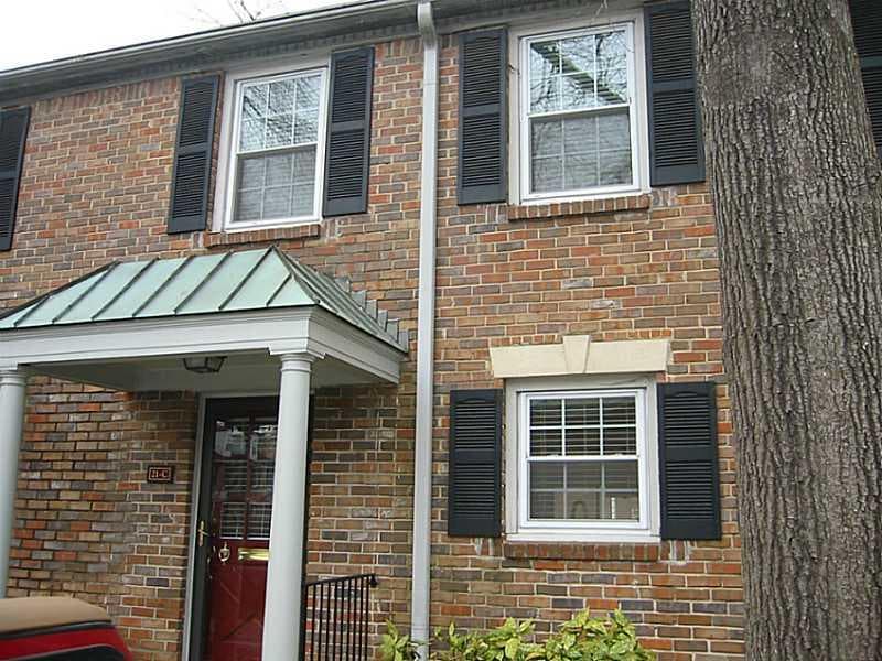 2 bedroom townhouse sold at 6700 Roswell Road 21c, Sandy Springs, GA 30328