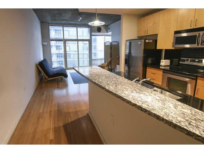 1 bedroom, 849 sq ft condominium sold at 923 Peachtree Street 1422, Atlanta, GA 30309