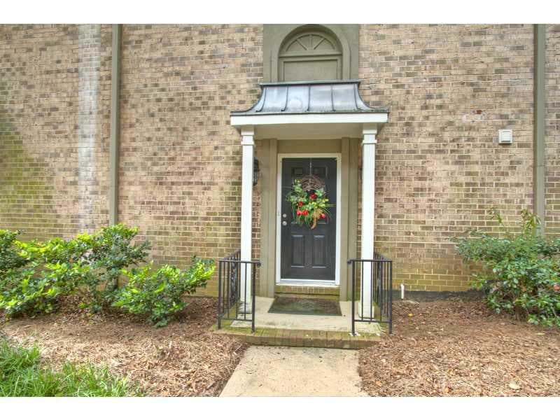 2 bedroom townhouse sold at 6980 Roswell Road E3, Atlanta, GA 30328