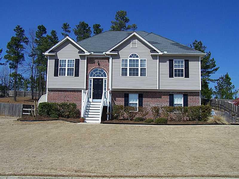4 bedroom, 1,268 sq ft single family residence sold at 323 Moriah Lane, Dallas, GA 30132