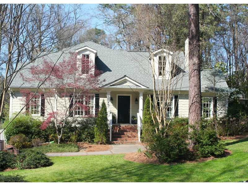 4 bedroom, 3,516 sq ft single family residence sold at 927 Beaverbrook Drive, Atlanta, GA 30318