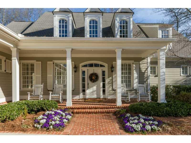 5 bedroom, 4,736 sq ft single family residence sold at 4989 Peachtree Dunwoody Road, Atlanta, GA 30342