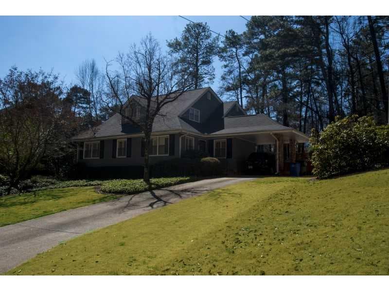 3 bedroom, 2,597 sq ft single family residence sold at 2512 Ridgewood Road, Atlanta, GA 30318