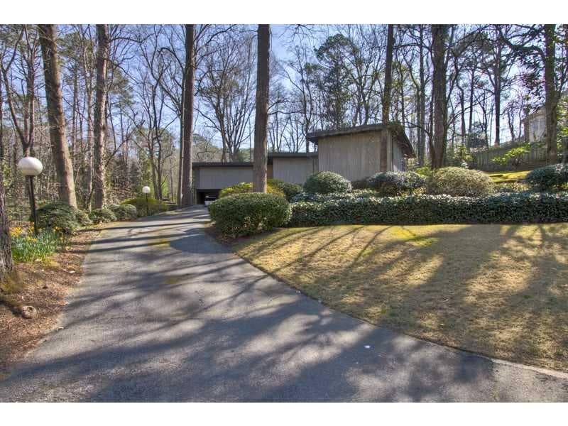 4 bedroom single family residence sold at 845 Somerset Drive, Atlanta, GA 30327