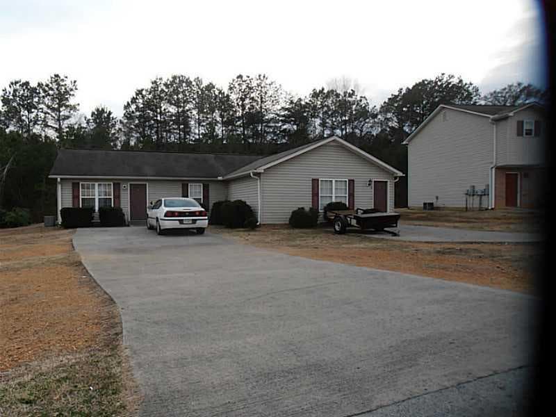 2,160 sq ft duplex sold at 121A&B Foxhall Drive, Calhoun, GA 30701