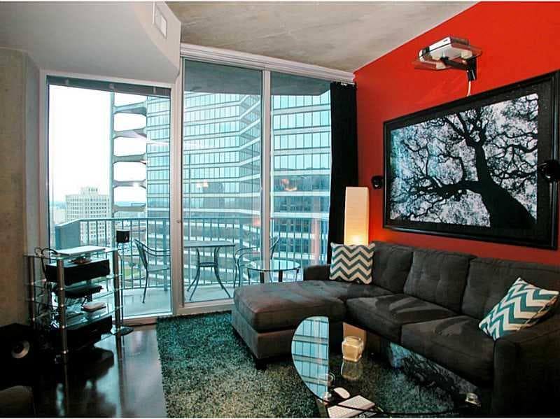 1 bedroom, 743 sq ft condominium sold at 400 W Peachtree Street 1514, Atlanta, GA 30308