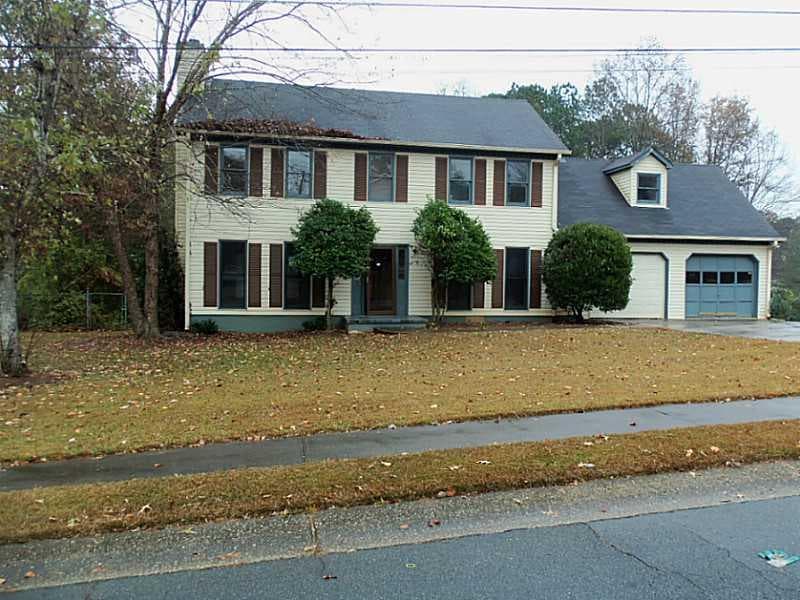 3 bedroom, 1,976 sq ft single family residence sold at 2620 WICKLOW Way, Powder Springs, GA 30127