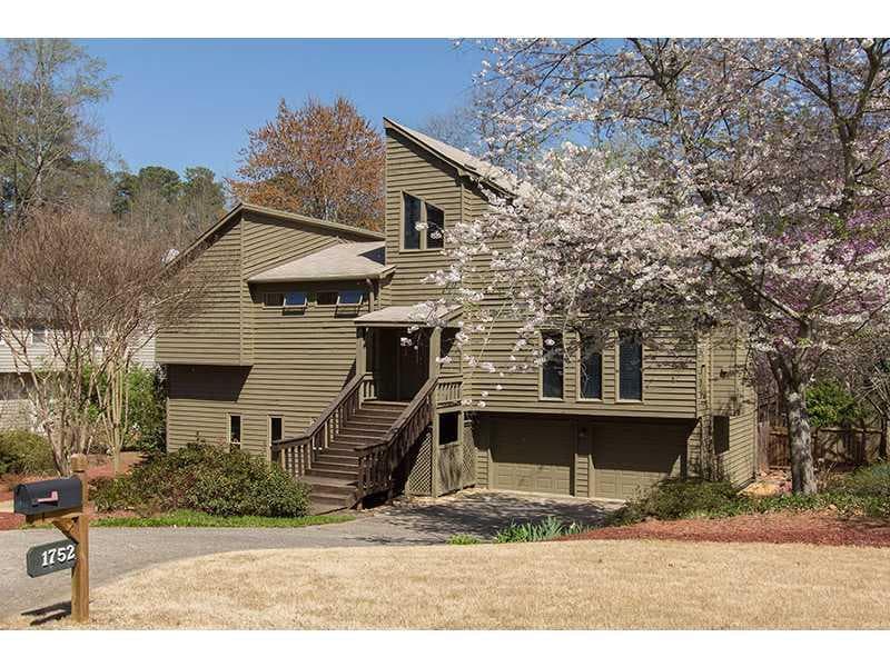 1752 Huntingford Drive, Marietta, GA 30068 — most recent listing photo