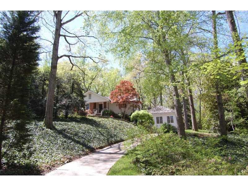4 bedroom, 2,570 sq ft single family residence sold at 896 Davis Drive, Atlanta, GA 30327