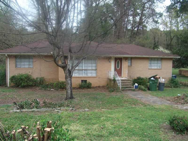 4 bedroom, 1,968 sq ft single family residence sold at 251 W Lake Drive, Atlanta, GA 30314