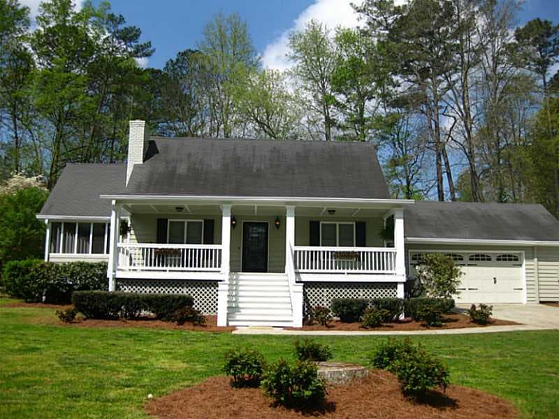 3 bedroom, 1,800 sq ft single family residence sold at 141 Lake Somerset Crest, Marietta, GA 30064