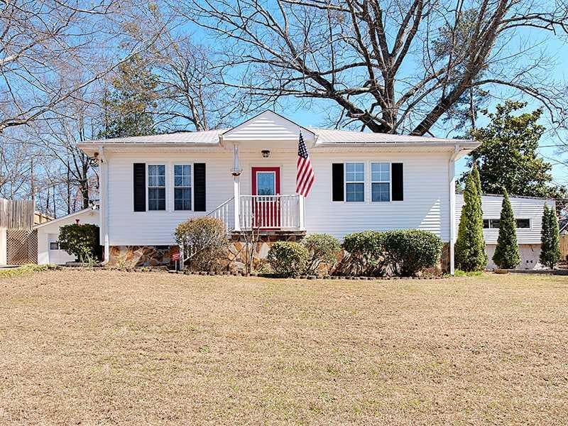 3 bedroom single family residence sold at 2733 Carlton Place, Atlanta, GA 30319