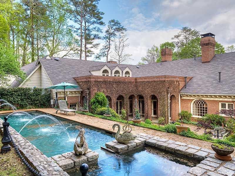 5 bedroom, 10,472 sq ft single family residence sold at 631 Fairfield Road, Atlanta, GA 30327