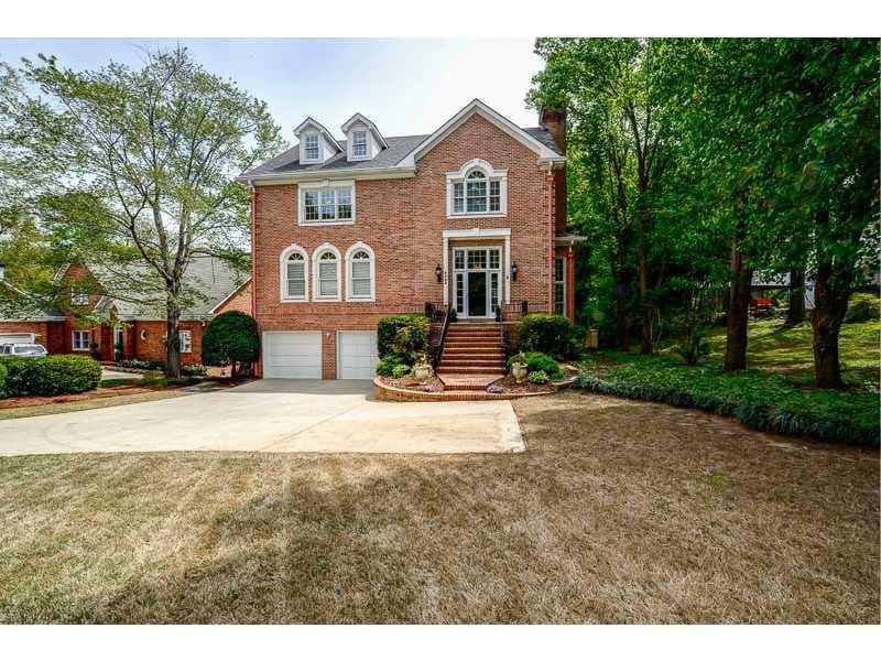 5 bedroom, 3,831 sq ft single family residence sold at 3003 W Roxboro Road, Atlanta, GA 30324