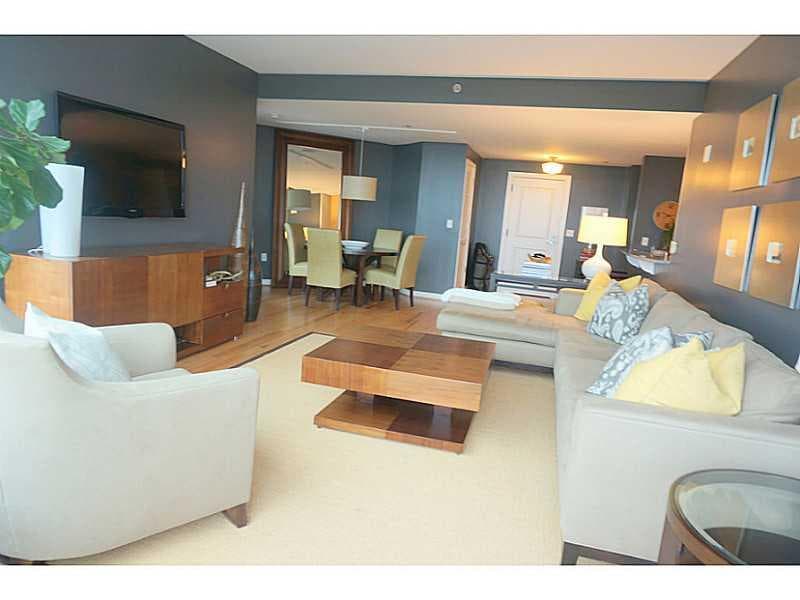 2 bedroom, 1,742 sq ft condominium sold at 3338 Peachtree Road 2003, Atlanta, GA 30326