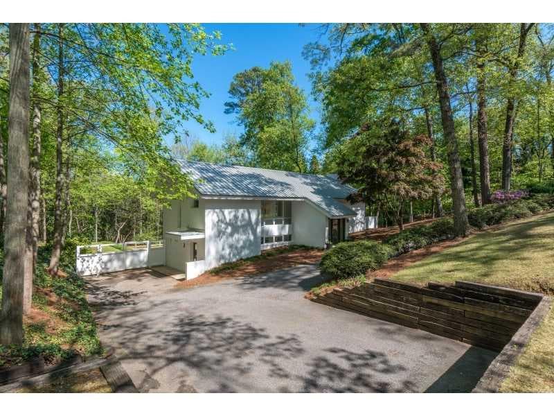 3 bedroom single family residence sold at 3442 Ridgewood Road, Atlanta, GA 30327