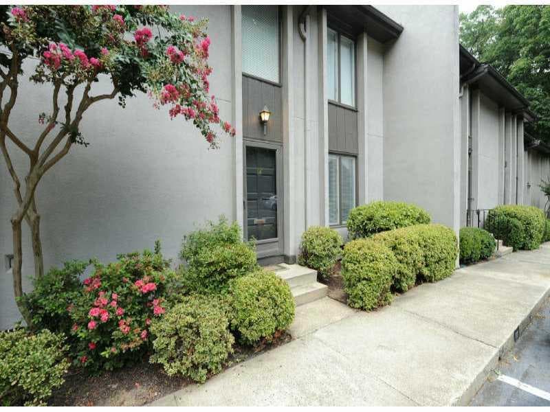 3 bedroom, 1,920 sq ft townhouse sold at 12 Ivy Parkway 0, Atlanta, GA 30342