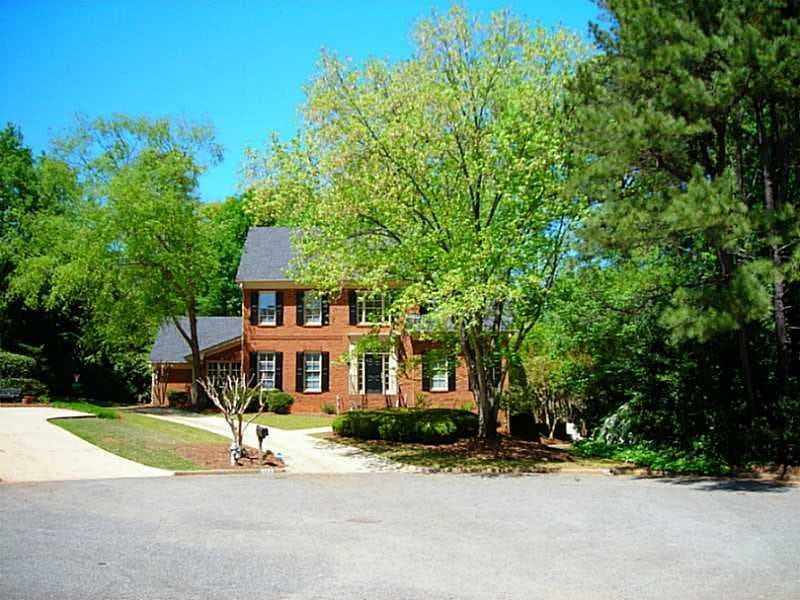 3 bedroom, 3,189 sq ft single family residence sold at 125 Chelveston Place, Atlanta, GA 30350