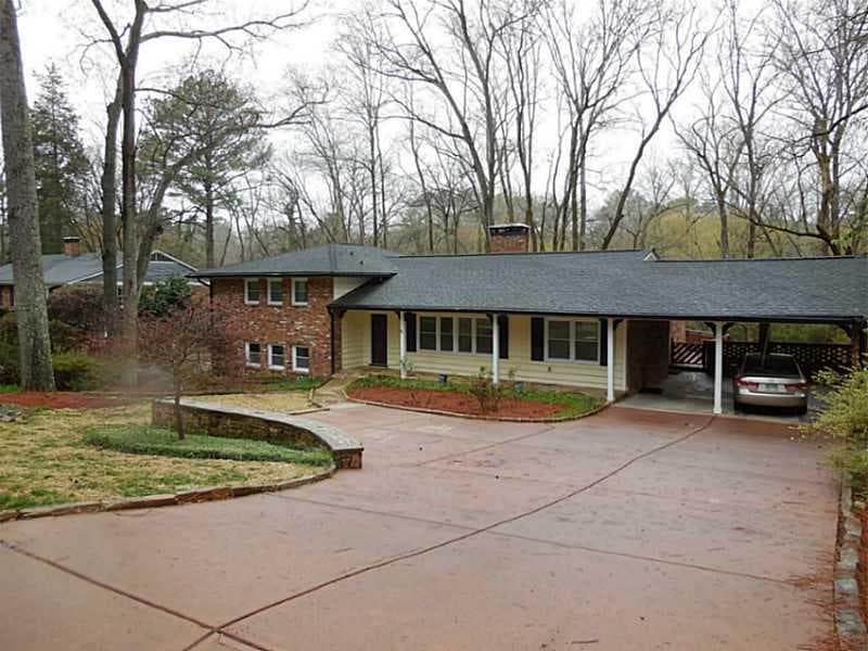 4 bedroom, 2,800 sq ft single family residence sold at 870 starlight Drive, Sandy Springs, GA 30342