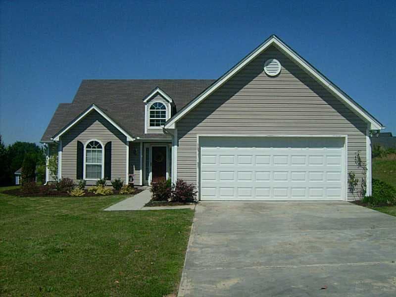 4822 Daintree Court, Flowery Branch, GA 30542 — most recent listing photo