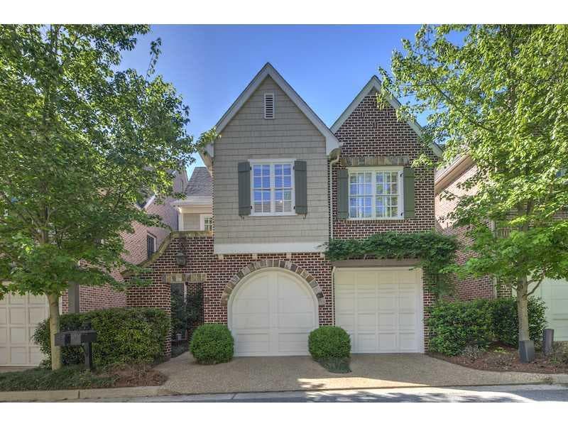 3 bedroom, 3,090 sq ft single family residence sold at 2070 Howell Mill Road, Atlanta, GA 30318