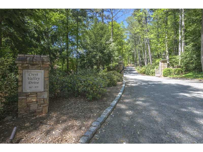 7,772 sq ft single family residence sold at 7 Crest Valley Drive, Atlanta, GA 30327