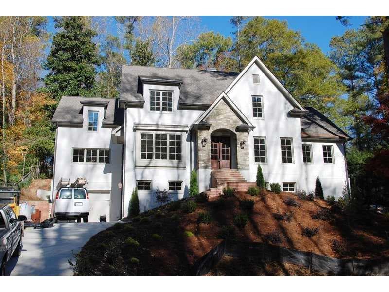 5 bedroom, 4,683 sq ft single family residence sold at 2784 Mornington Drive, Atlanta, GA 30327