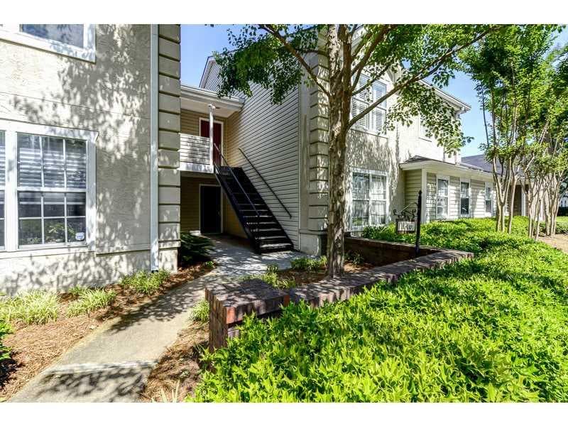 2 bedroom, 1,352 sq ft condominium sold at 14 Sutton Place 14, Avondale Estates, GA 30002