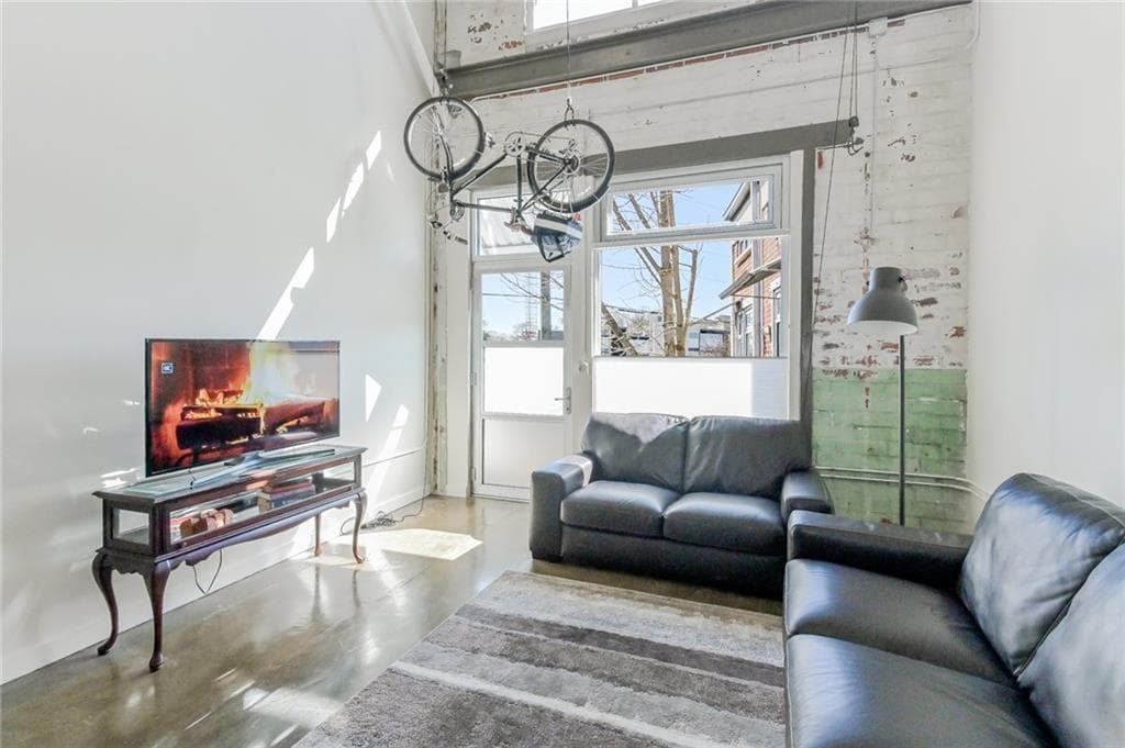 1 bedroom, 2 bathroom, 929 sq ft townhouse sold at 1661 La France Street 204, Atlanta, GA 30307