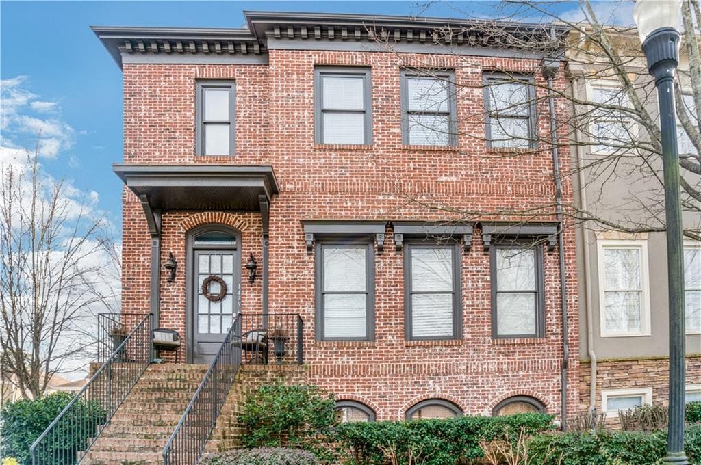 4 bedroom, 4 bathroom, 3,104 sq ft townhouse sold at 1475 Village Park Court, Brookhaven, GA 30319