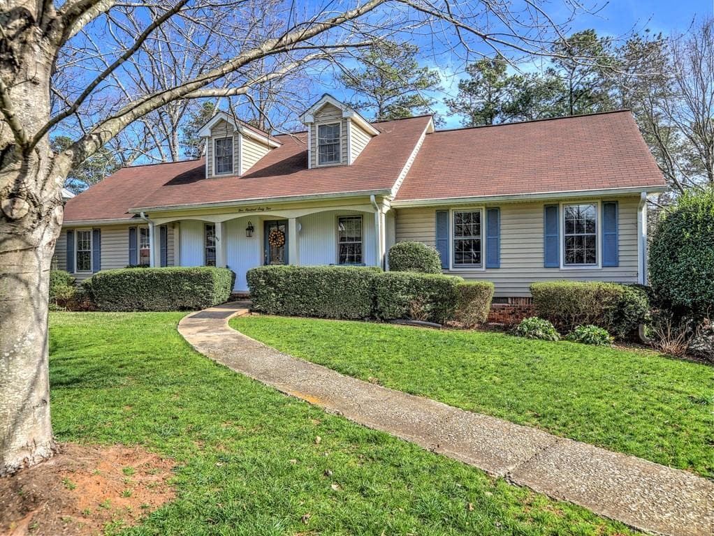 565 Wyncourtney Drive, Sandy Springs, GA 30328 — most recent listing photo