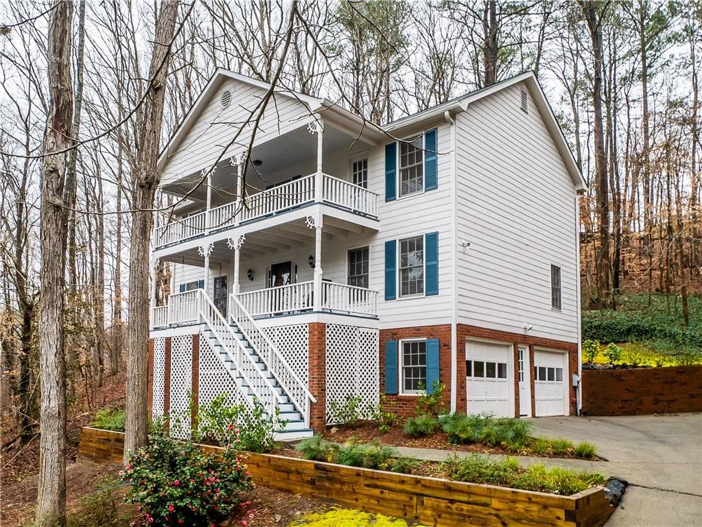 4 bedroom, 3 bathroom, 2,618 sq ft single family residence sold at 5250 Pikes Peak Court, Marietta, GA 30062