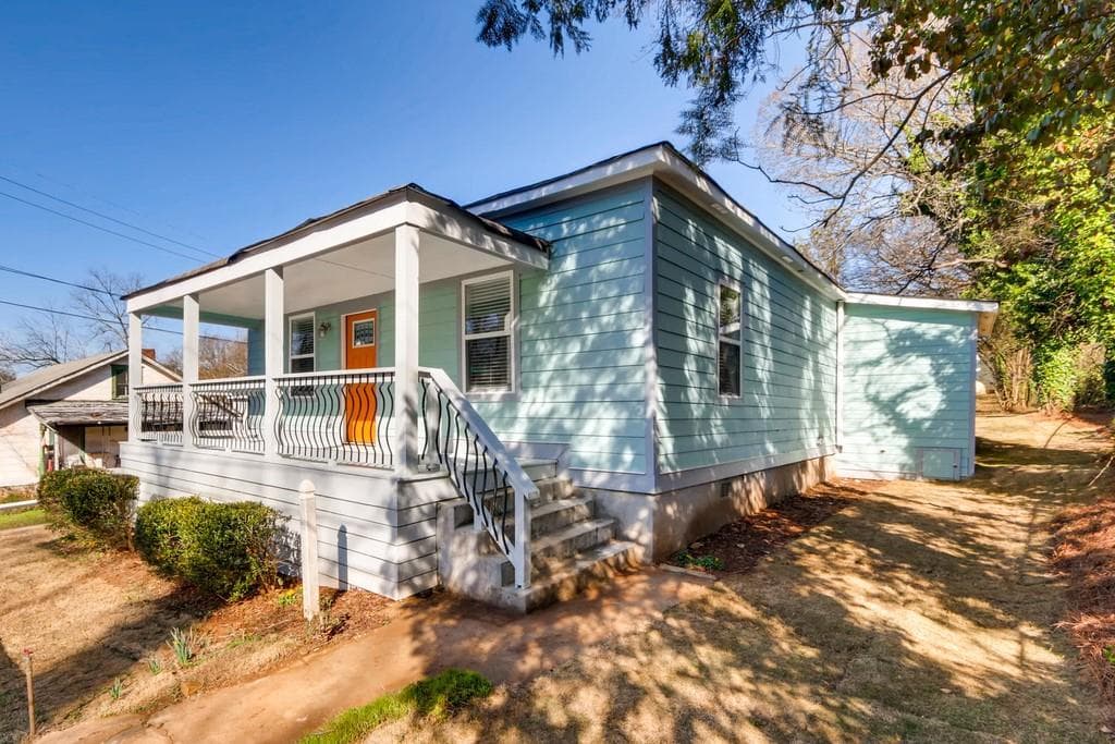 3 bedroom, 3 bathroom, 1,420 sq ft single family residence sold at 40 Thirkield Avenue, Atlanta, GA 30315