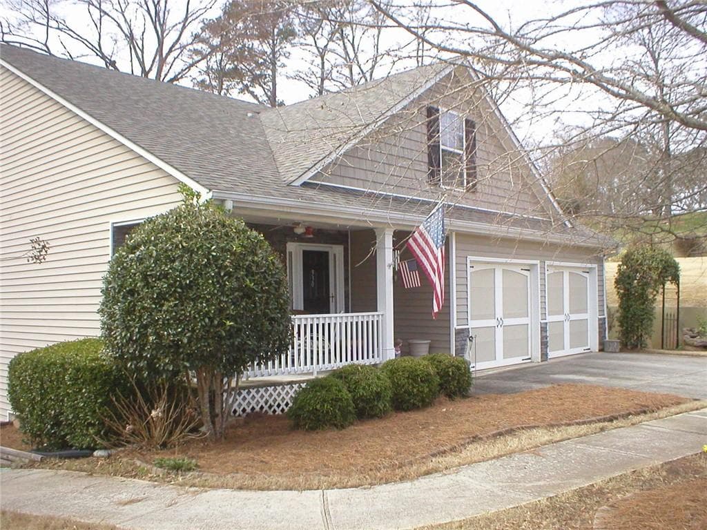 3 bedroom, 3 bathroom single family residence sold at 930 STONE CREEK Court, Monroe, GA 30655