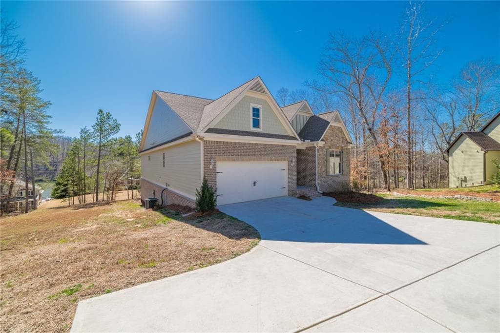 3 bedroom, 2 bathroom, 2,018 sq ft single family residence sold at 31 Lakewood Way, Dawsonville, GA 30534