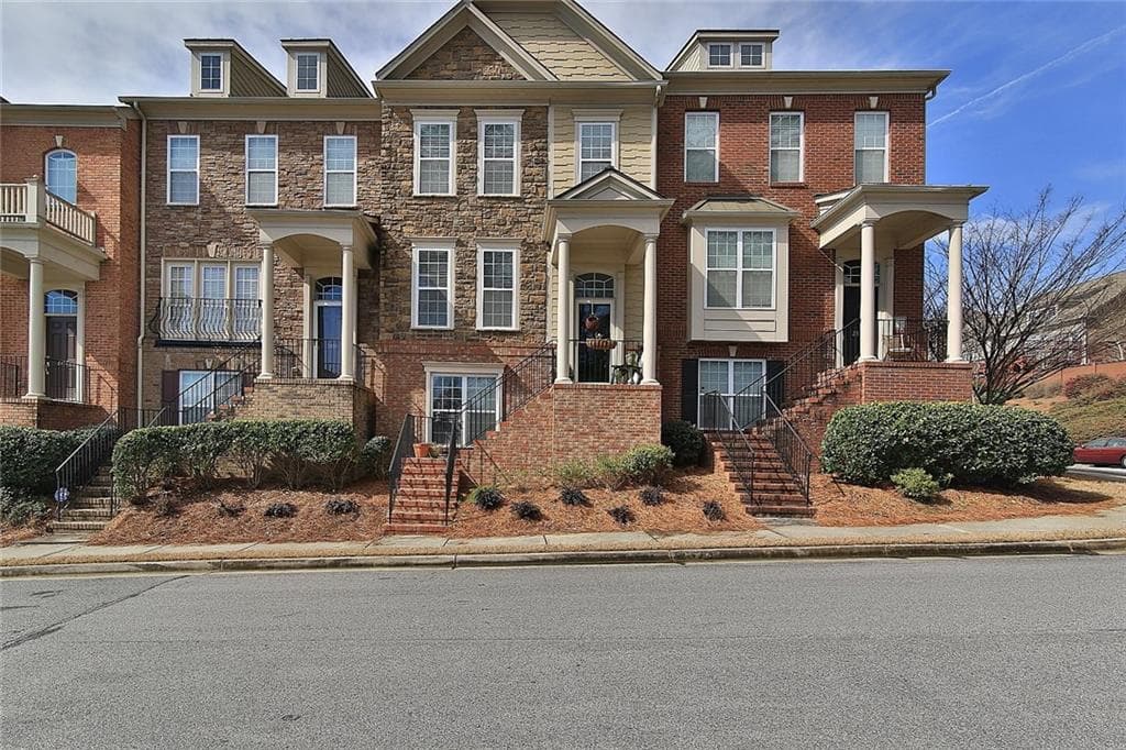 3 bedroom, 4 bathroom, 1,864 sq ft townhouse sold at 2498 Natoma Court 12, Smyrna, GA 30080