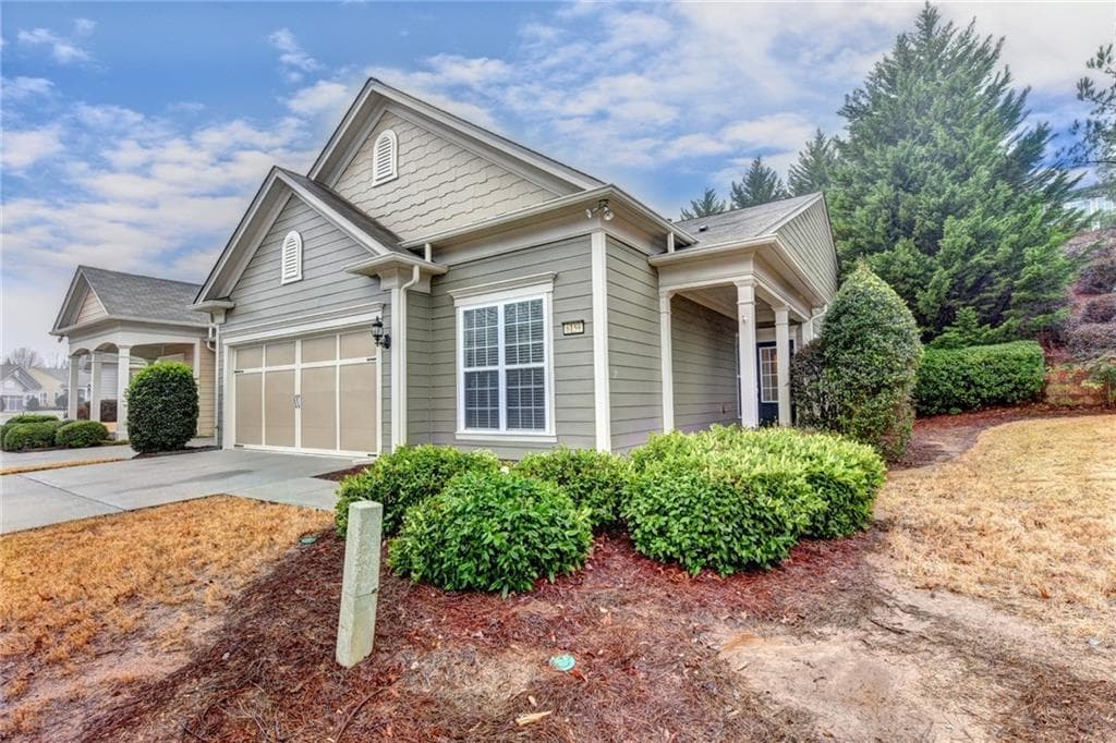 2 bedroom, 2 bathroom, 1,424 sq ft single family residence sold at 6159 LONGLEAF Drive, Hoschton, GA 30548