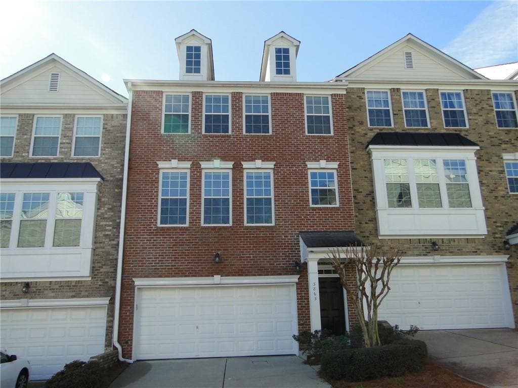 3 bedroom, 4 bathroom, 2,489 sq ft townhouse sold at 3863 Chattahoochee Summit Drive, Atlanta, GA 30339