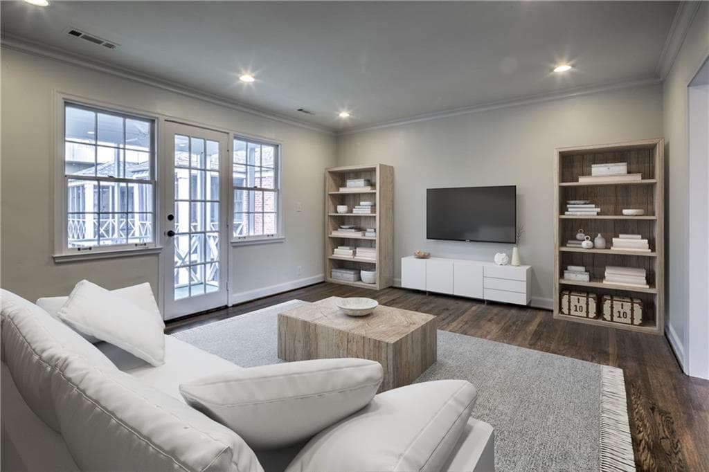2 bedroom, 1 bathroom, 1,036 sq ft condominium sold at 36 Sheridan Drive B3, Atlanta, GA 30305