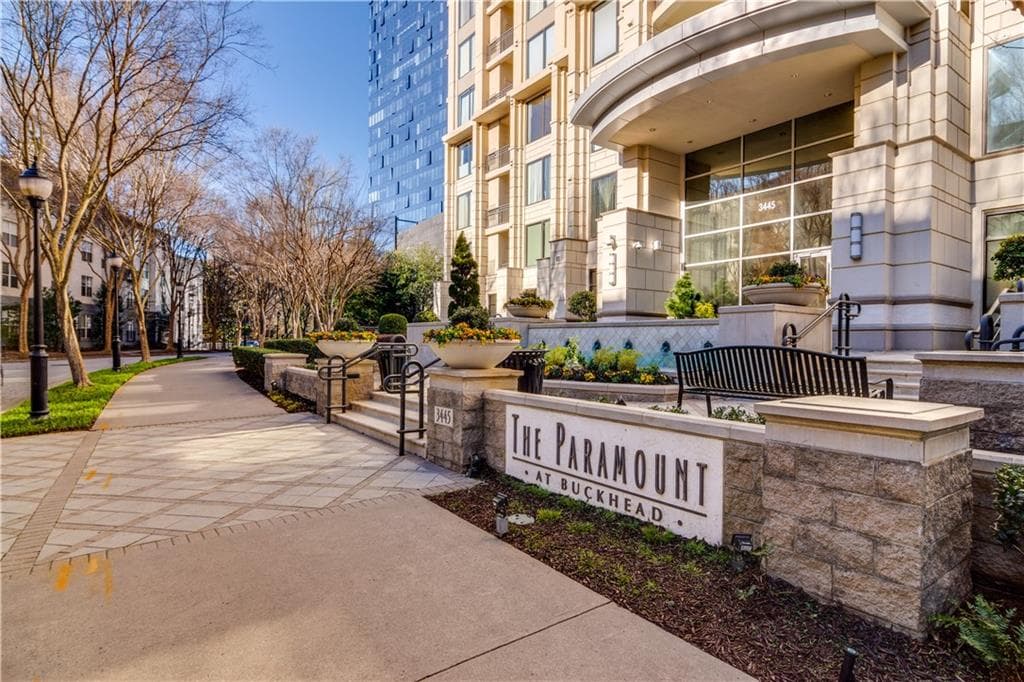 1 bedroom, 1 bathroom, 972 sq ft condominium sold at 3445 Stratford Road 2602, Atlanta, GA 30326