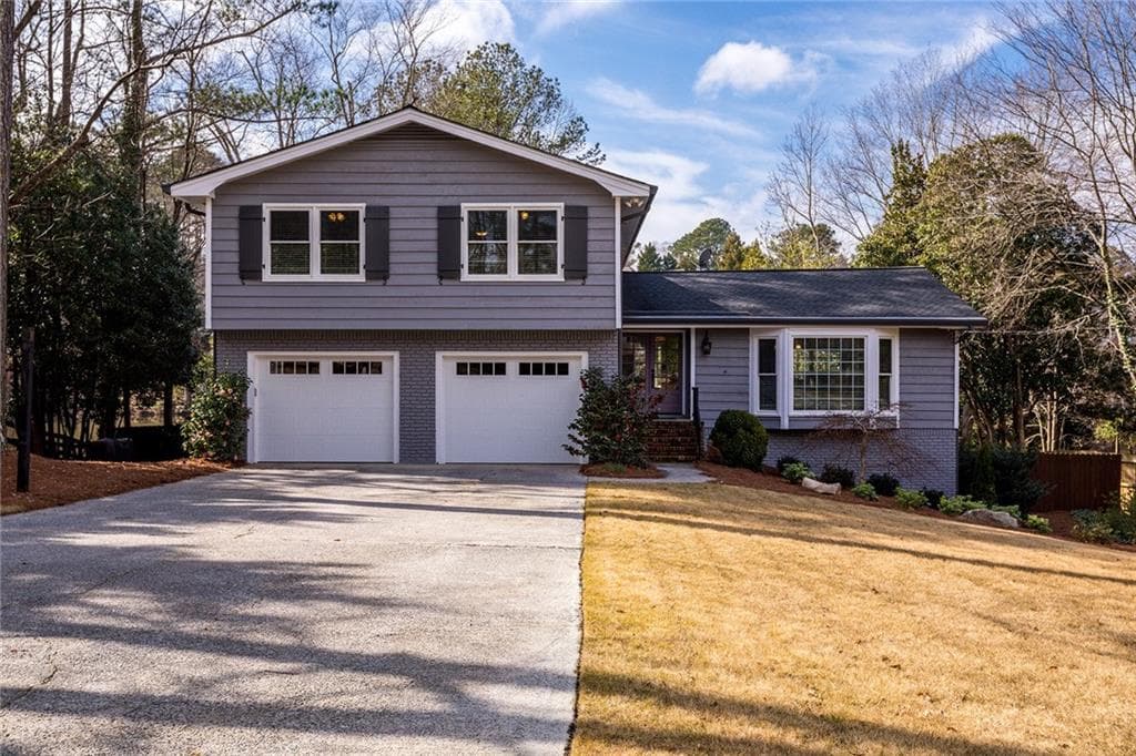4 bedroom, 3 bathroom single family residence sold at 5322 Manhasset Cove, Dunwoody, GA 30338