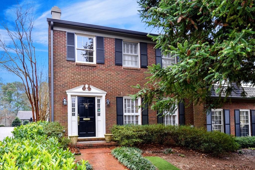 5207 Glenridge Drive, Atlanta, GA 30342 — most recent listing photo
